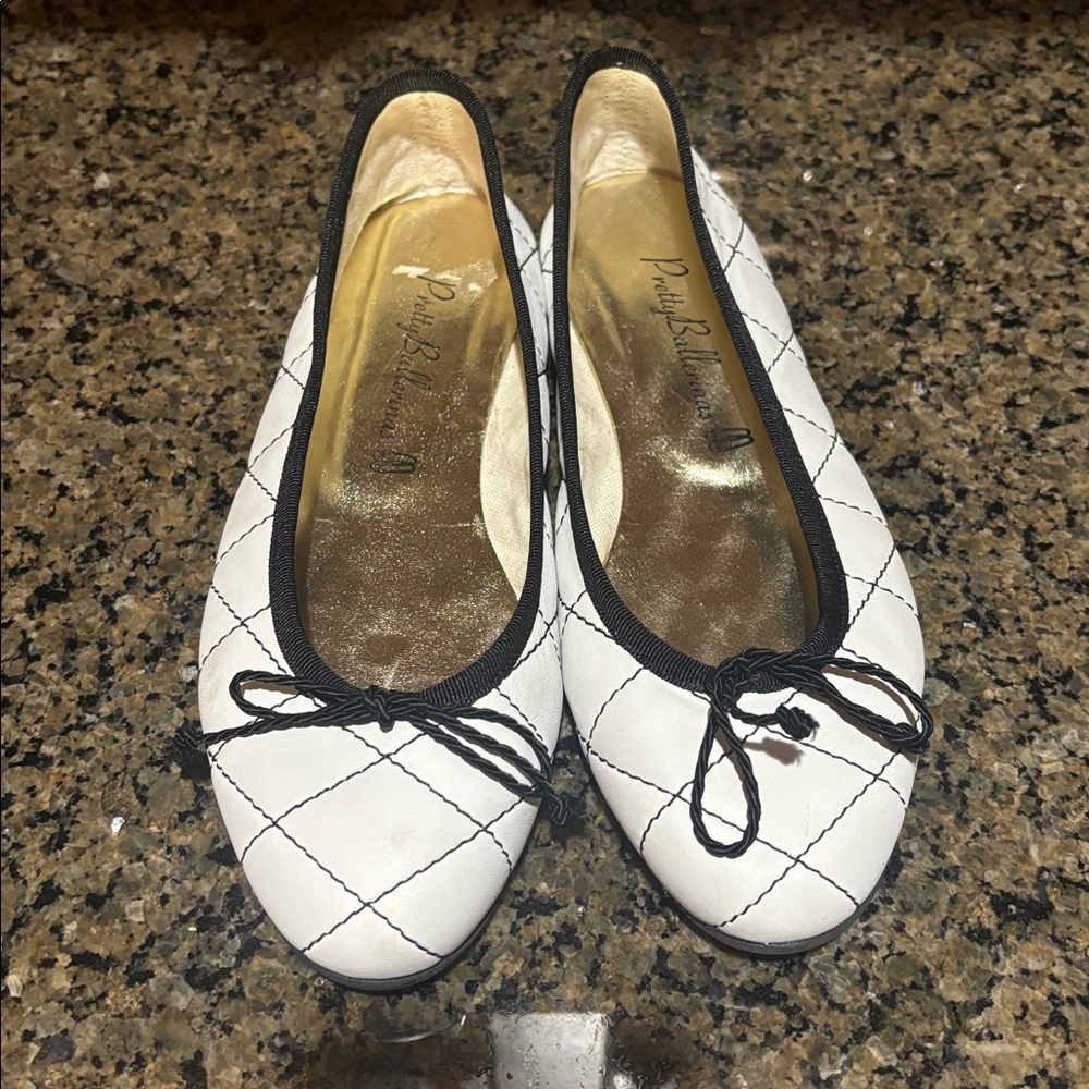 Pretty Ballerinas White Quilted Ballet Flats with Black Trim